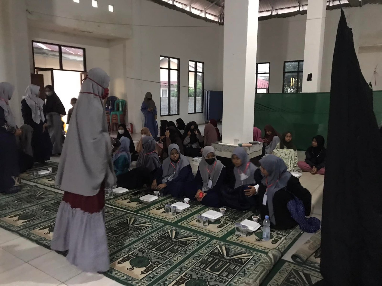 PANITIA PEMBANGUNAN MENGAJAK BAPAK DAN IBU MEMBANTU PENINGKATAN PEMBANGUNAN MUSHALLAH DARUL ILMI UPTD SMAN 1 PASANGKAYU