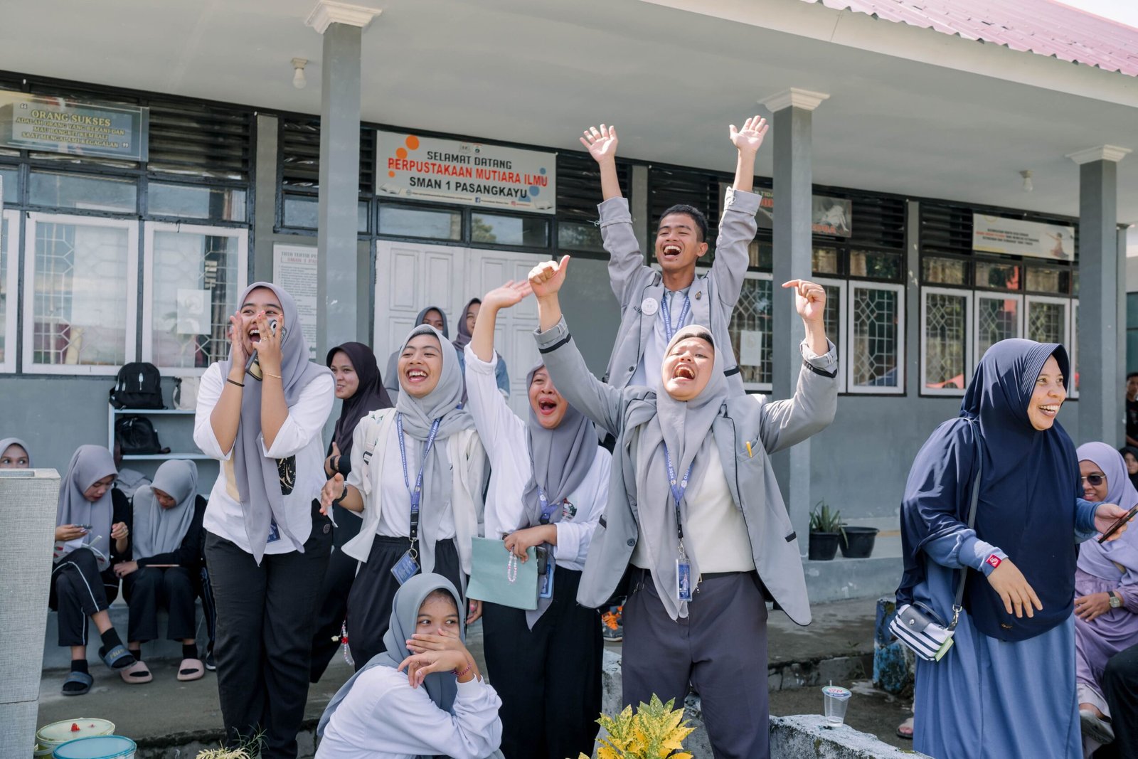 Informasi kontak Alumni SMAN 1 Pasangkayu