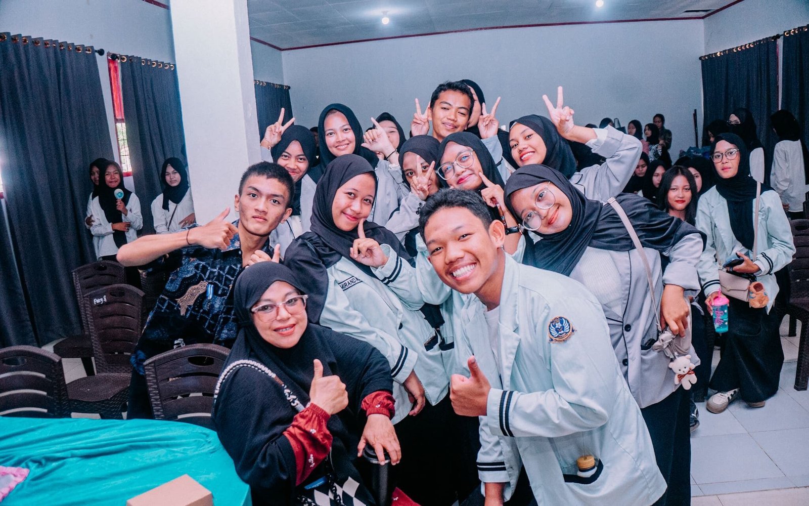 Strategi Menembus Batas: Mengapa EQ dan Growth Mindset adalah Kunci Karir Masa Depan